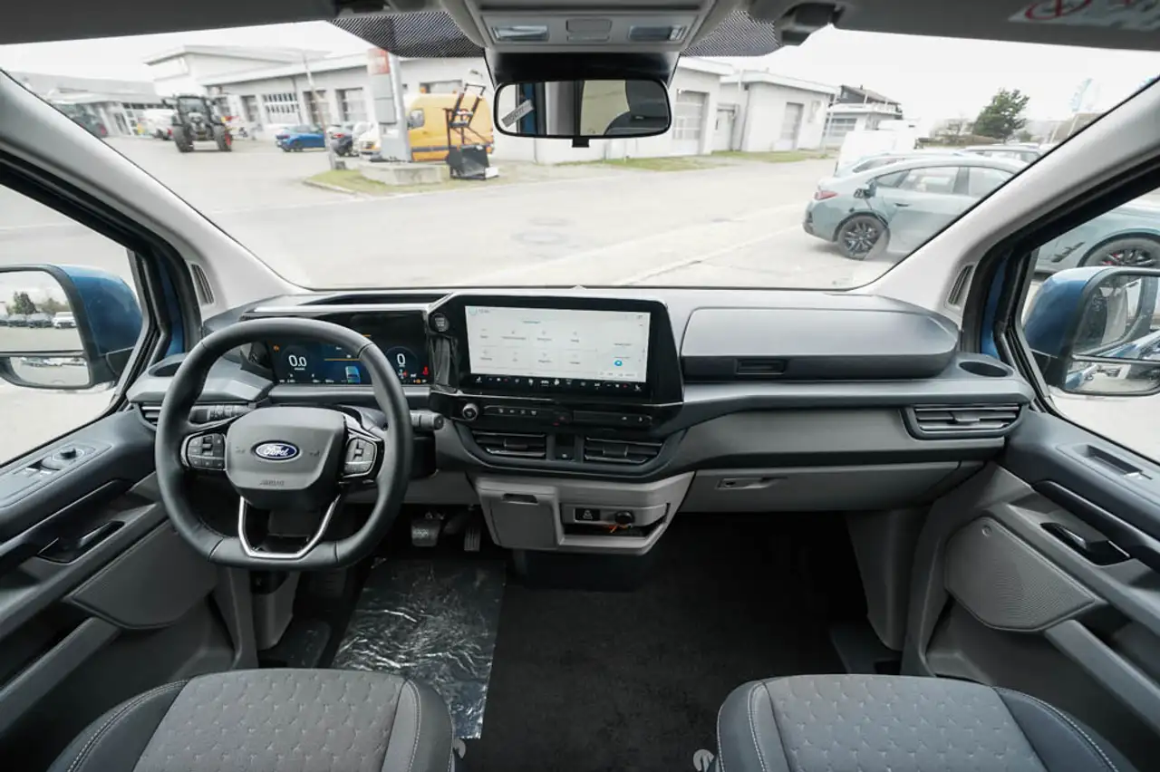 Ford Tourneo 7