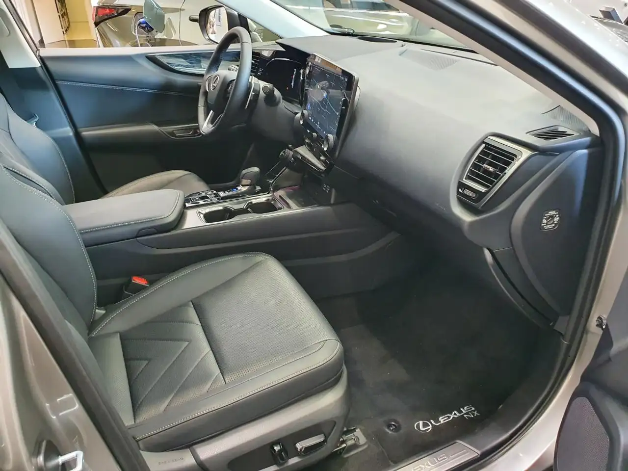 Lexus NX 5