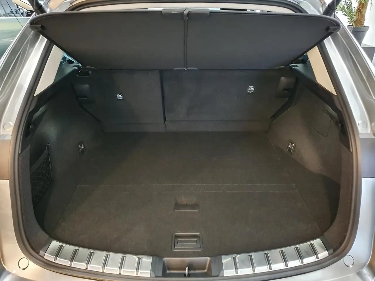 Lexus NX 8