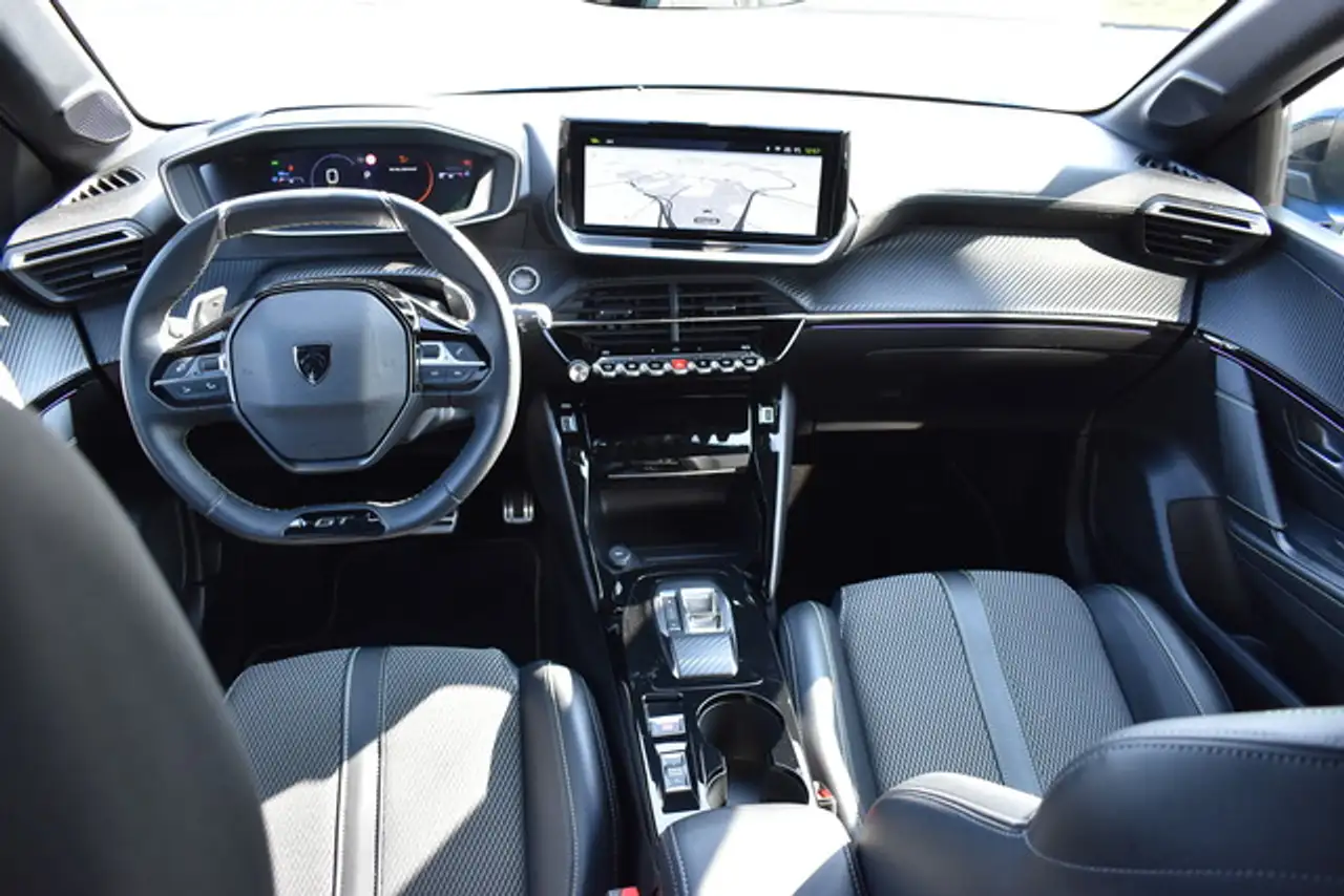 Peugeot 208 6
