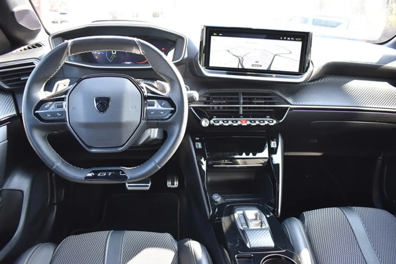 Peugeot 208 7