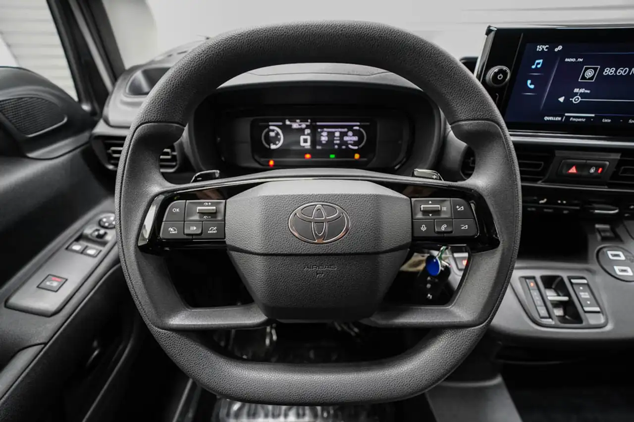 Toyota Proace 8