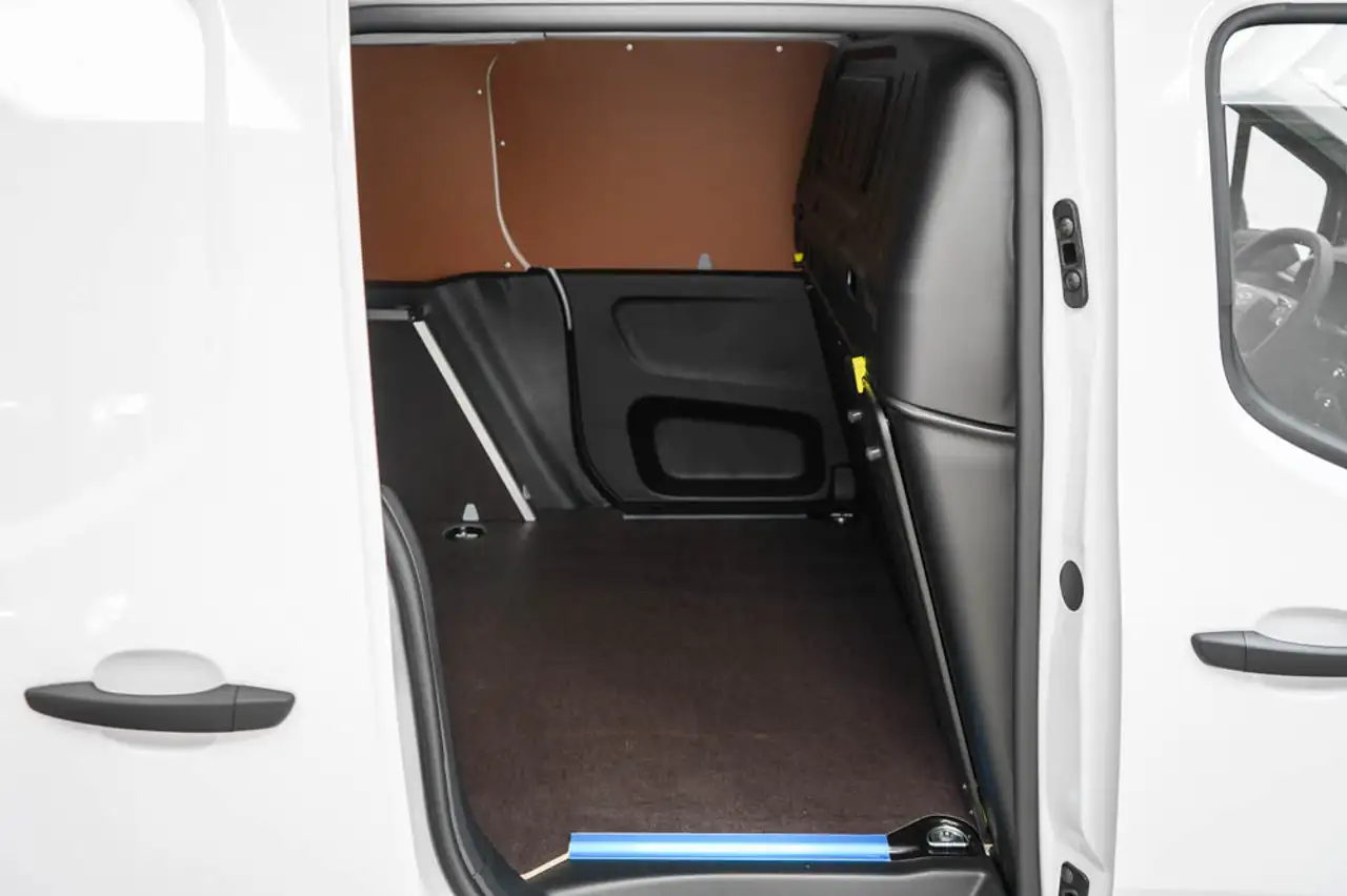Toyota Proace 14