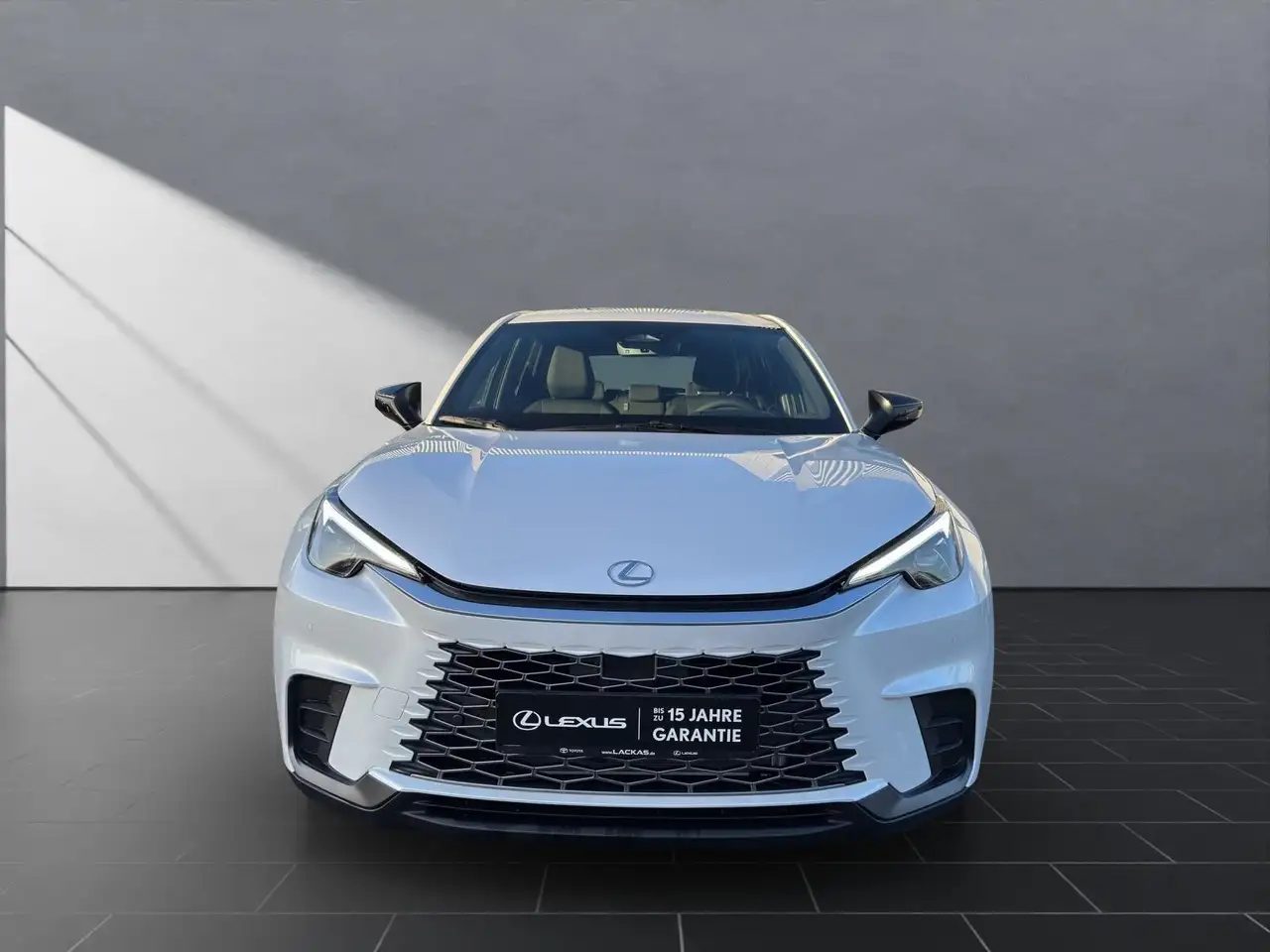 Lexus LBX 7