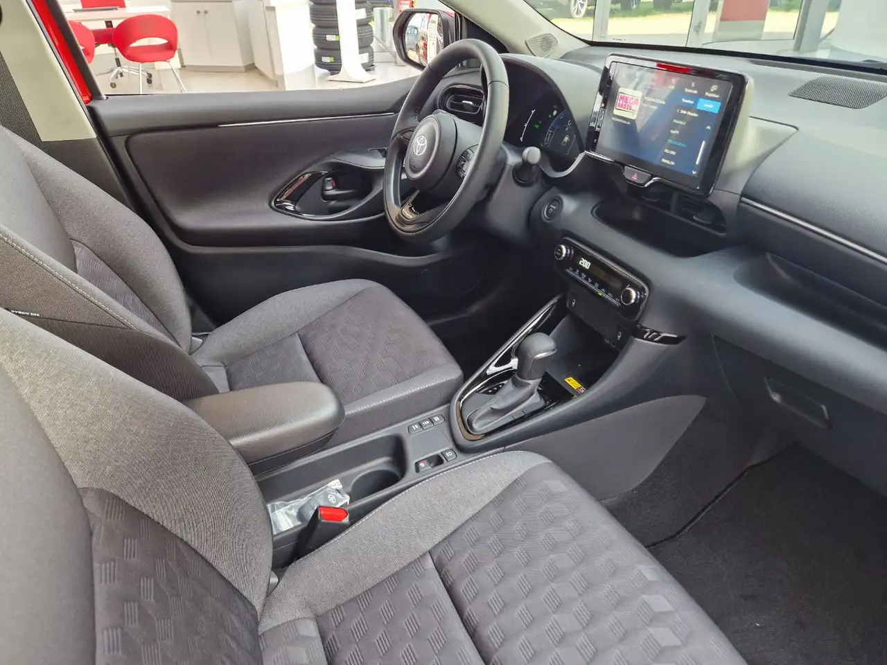 Toyota Yaris 12