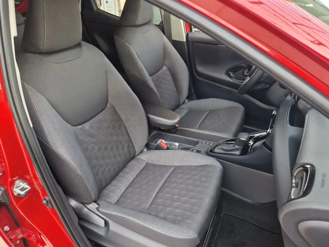 Toyota Yaris 13
