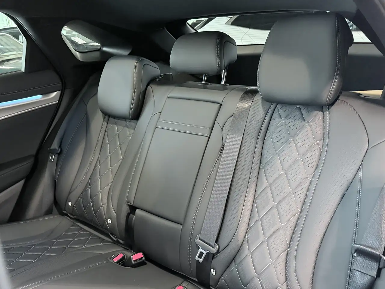BYD Sealion 7 8