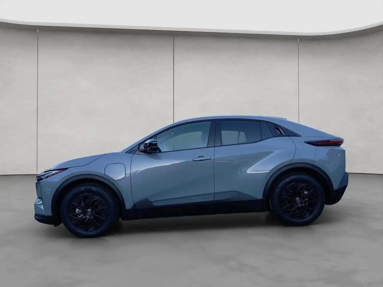 Toyota C-HR+ 2
