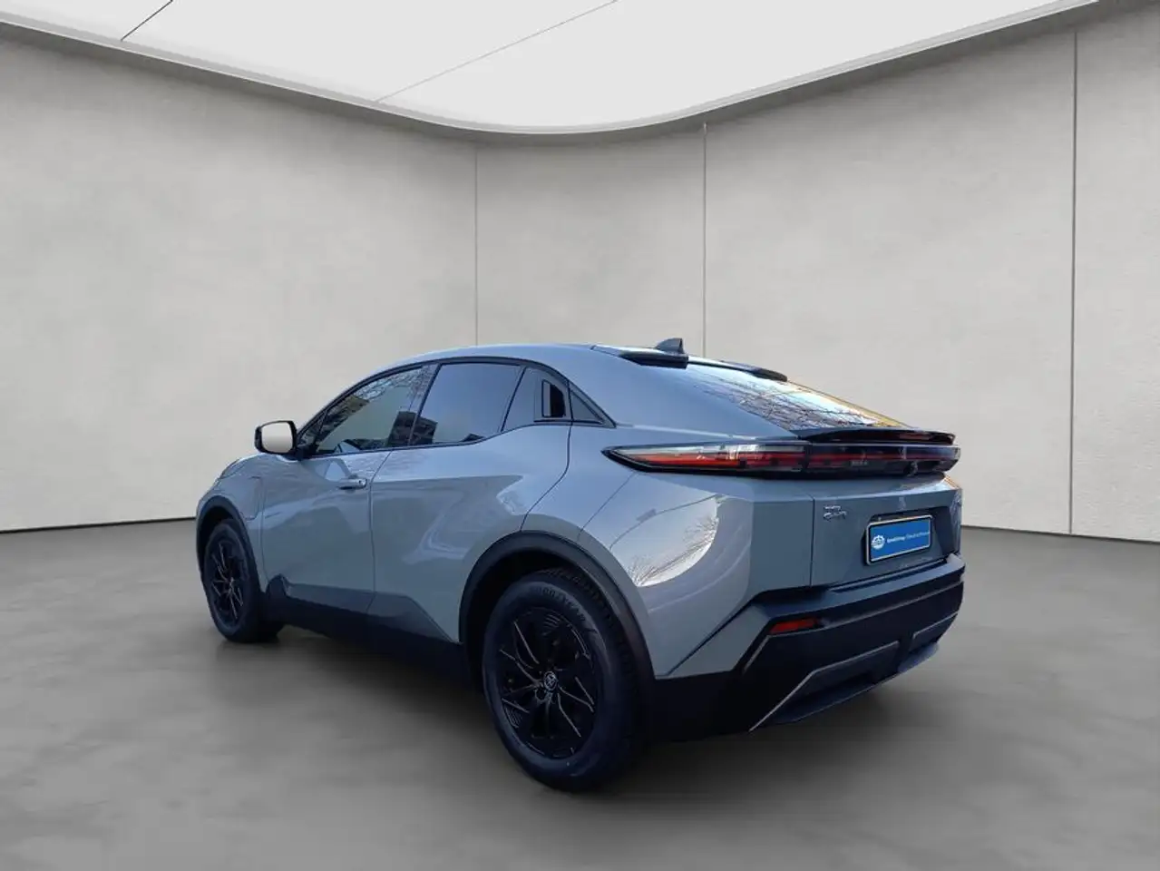 Toyota C-HR+ 3