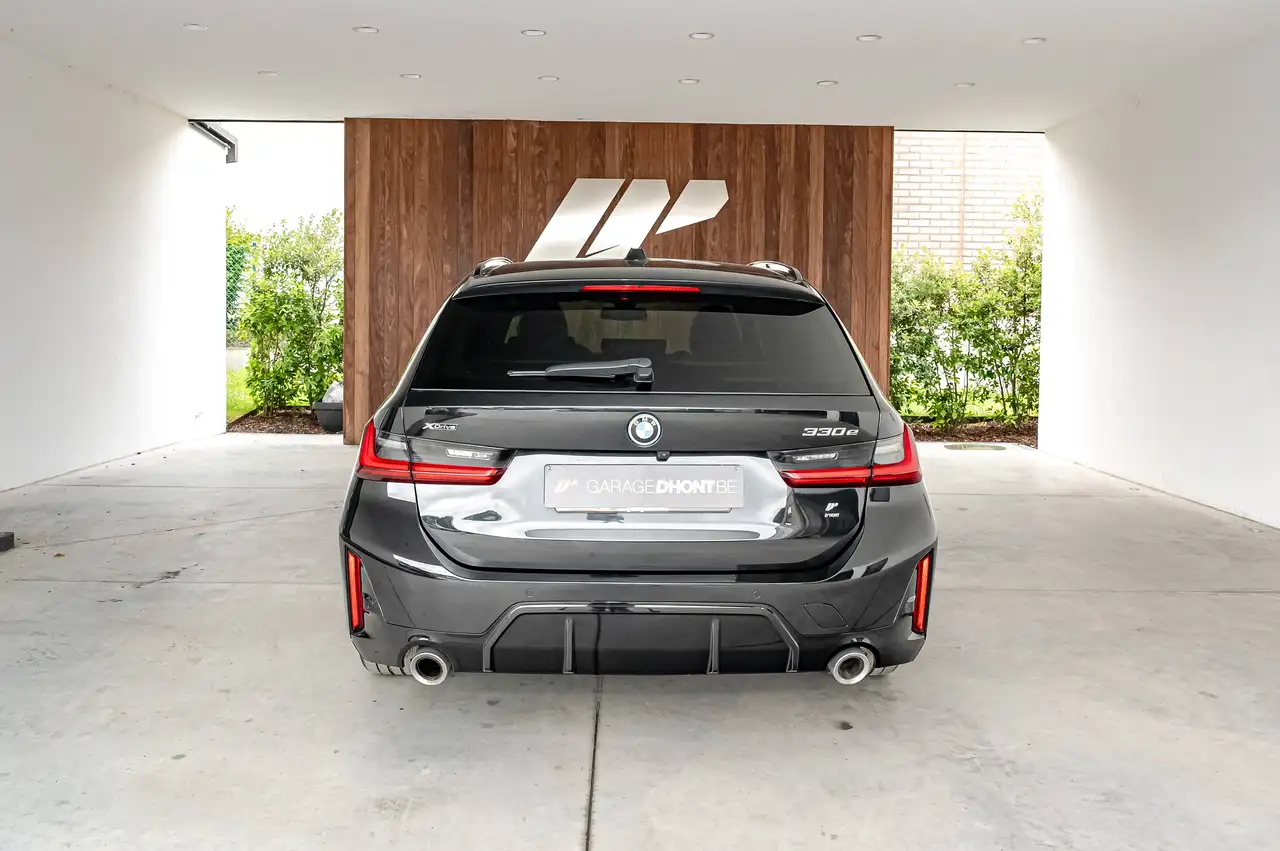 BMW 330 6