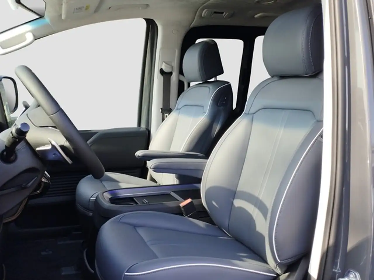 Hyundai STARIA 5