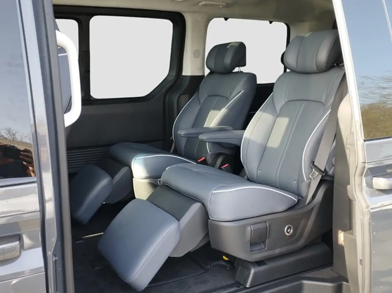 Hyundai STARIA 6