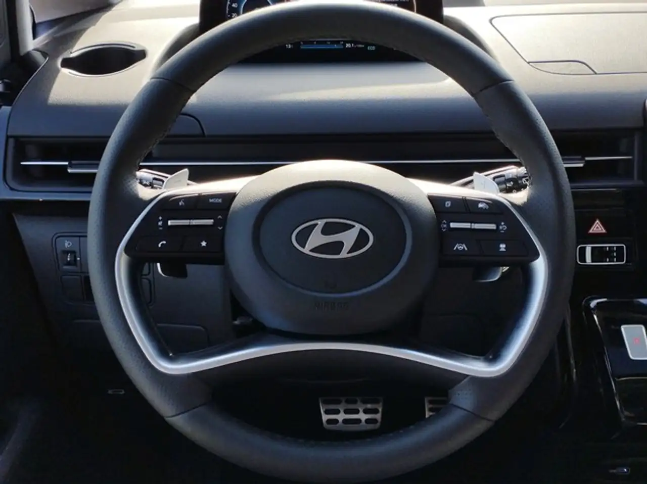 Hyundai STARIA 8