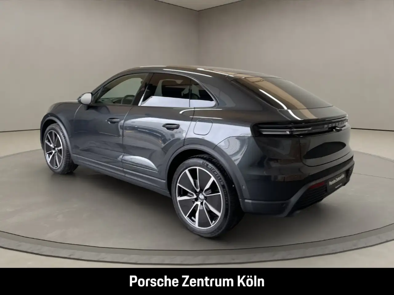 Porsche Macan 3