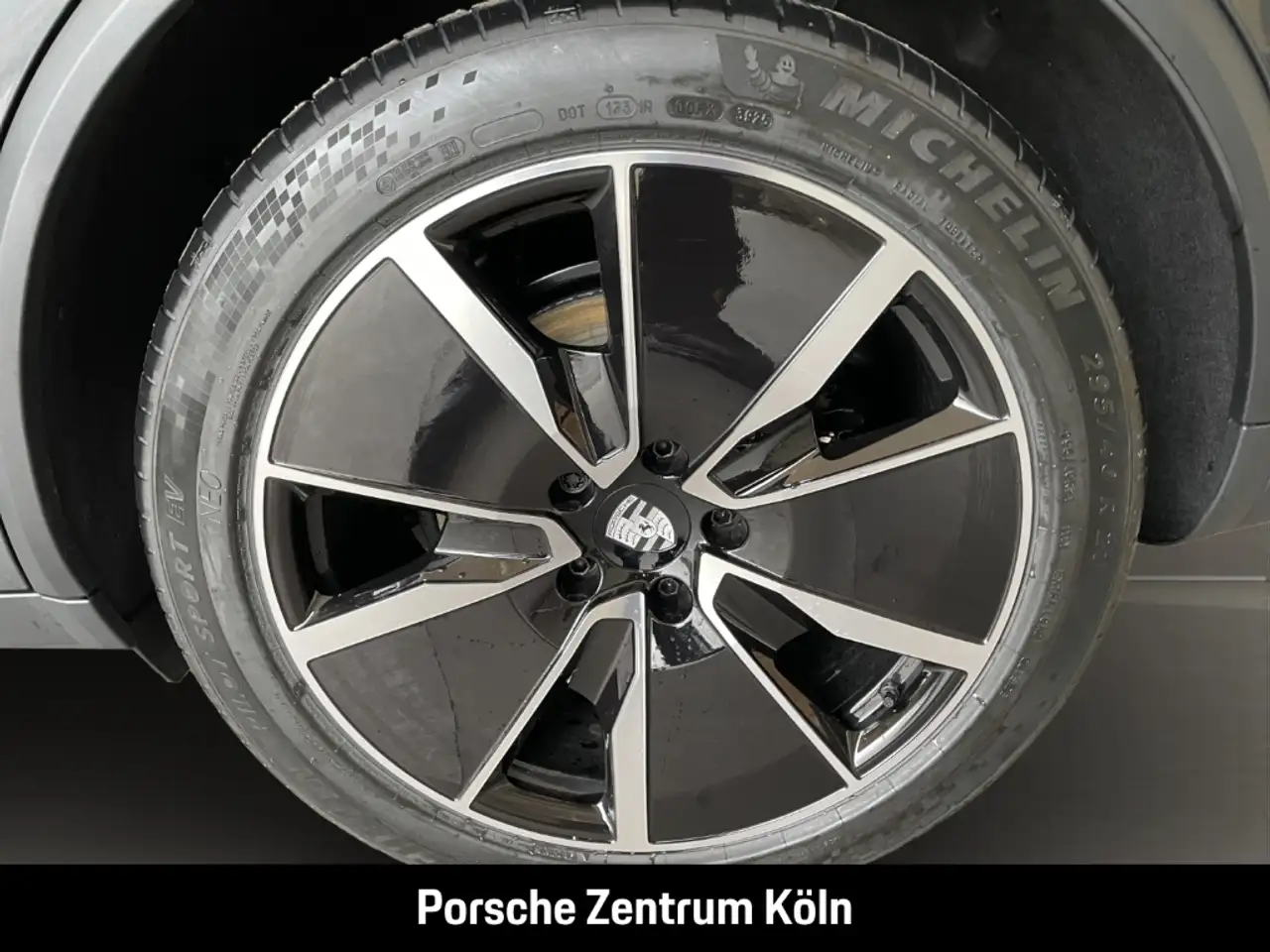 Porsche Macan 11