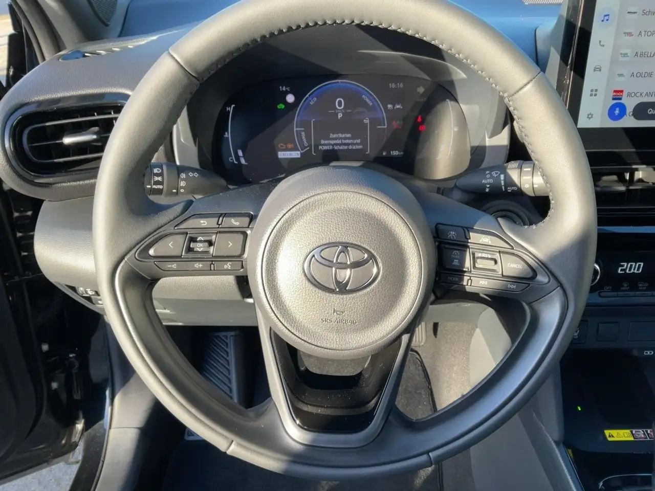 Toyota Yaris 12