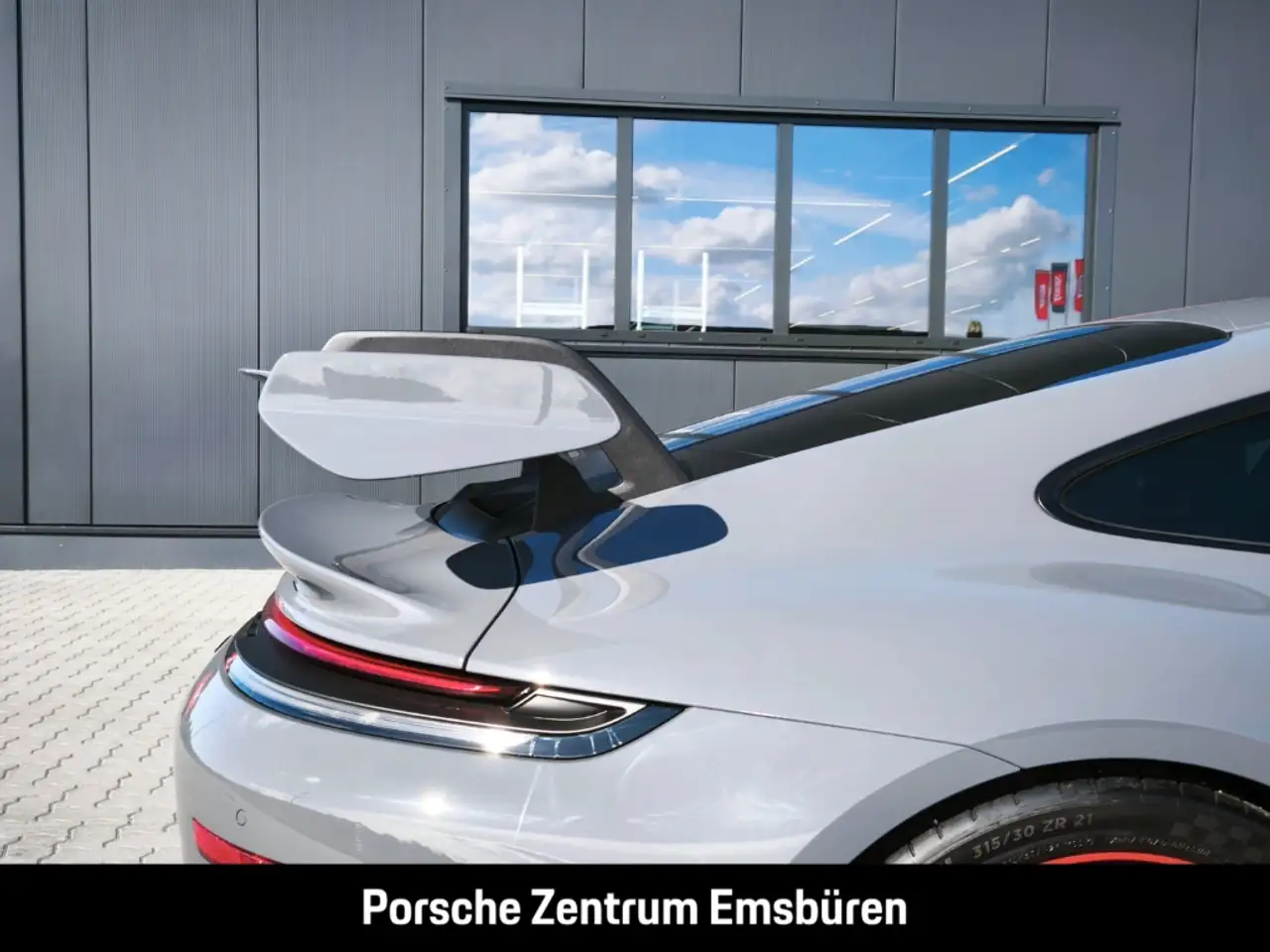 Porsche 992 13
