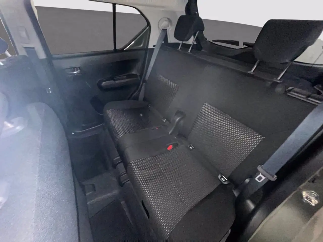 Suzuki Ignis 10