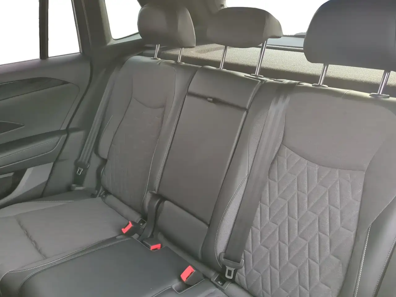 Volkswagen Tiguan 9