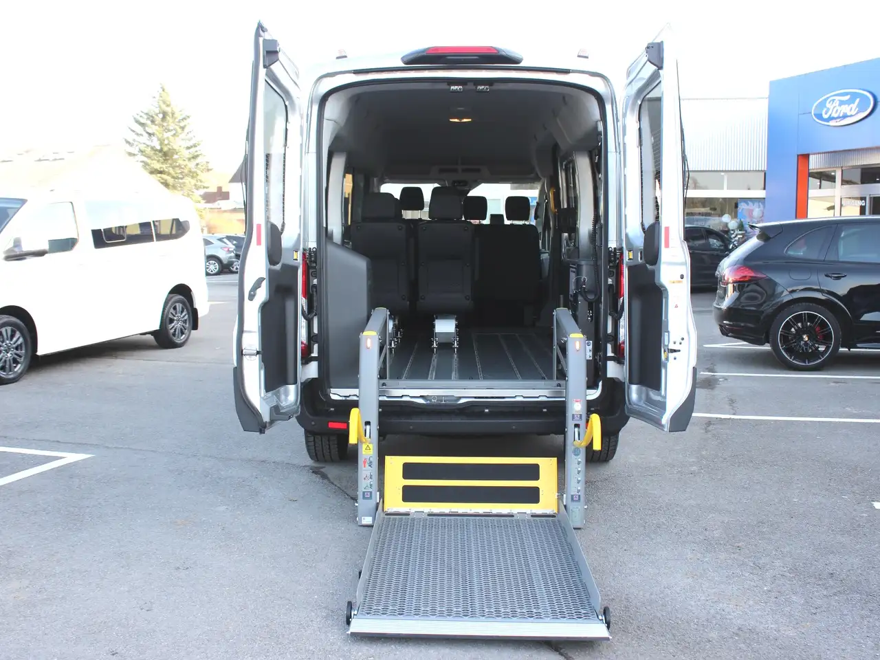 Ford Transit 350 9