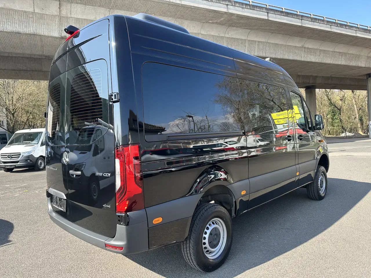 Mercedes-Benz Sprinter 319 3