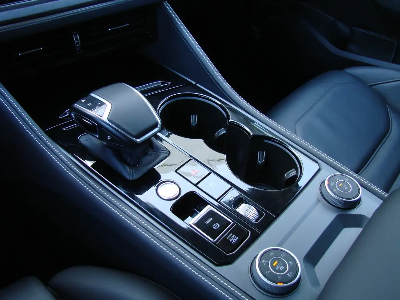 Volkswagen Touareg 11