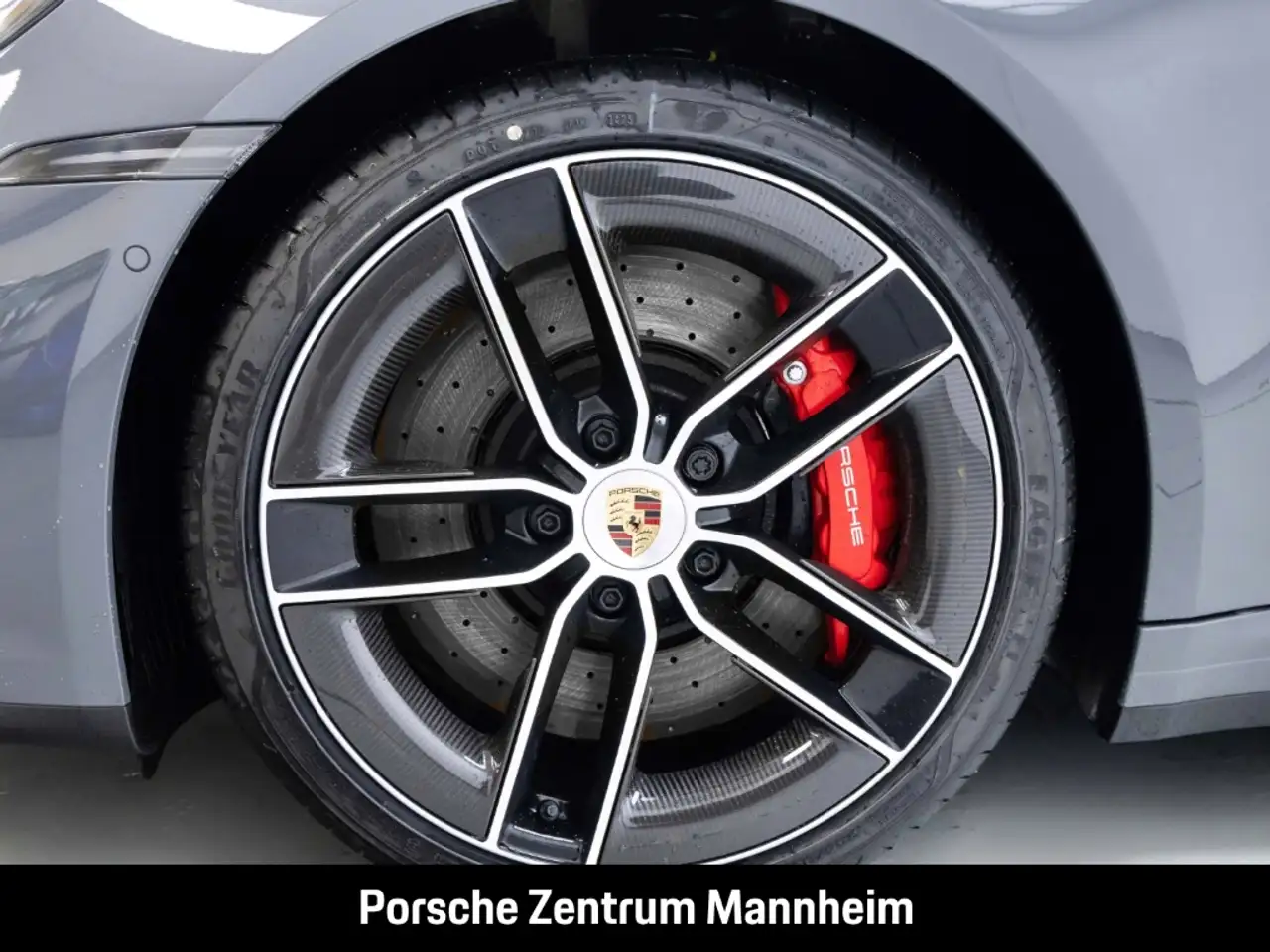 Porsche 992 8