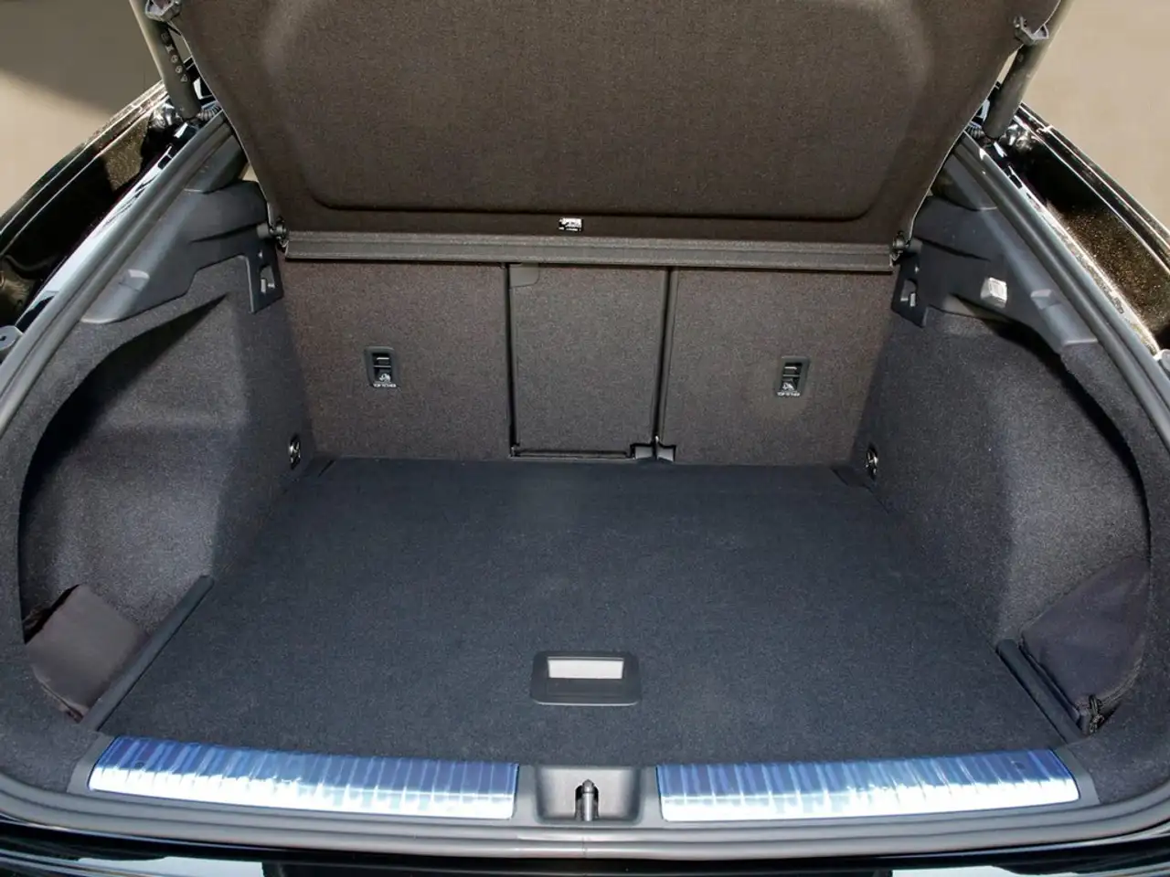 Audi Q3 11