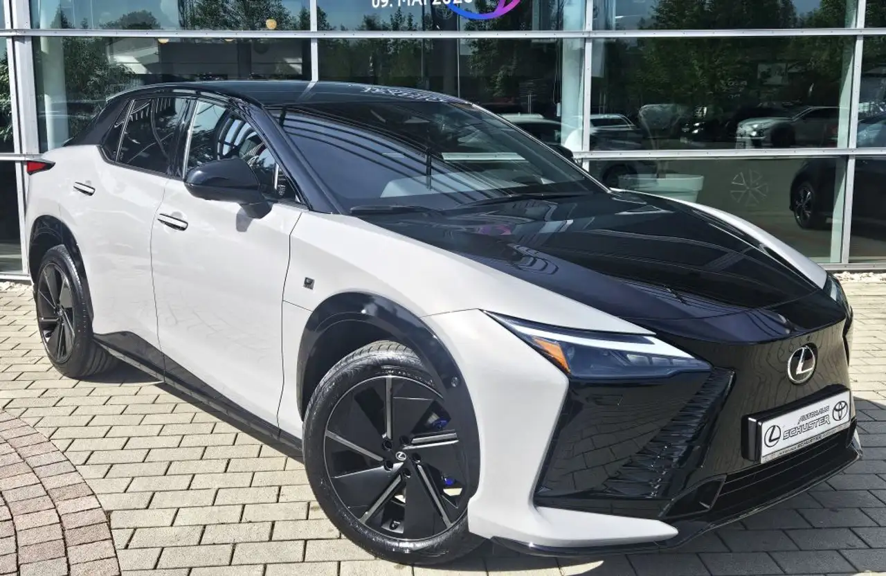 Lexus RZ