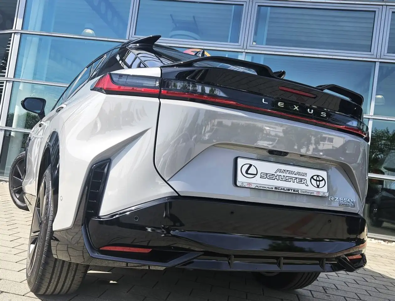 Lexus RZ 7
