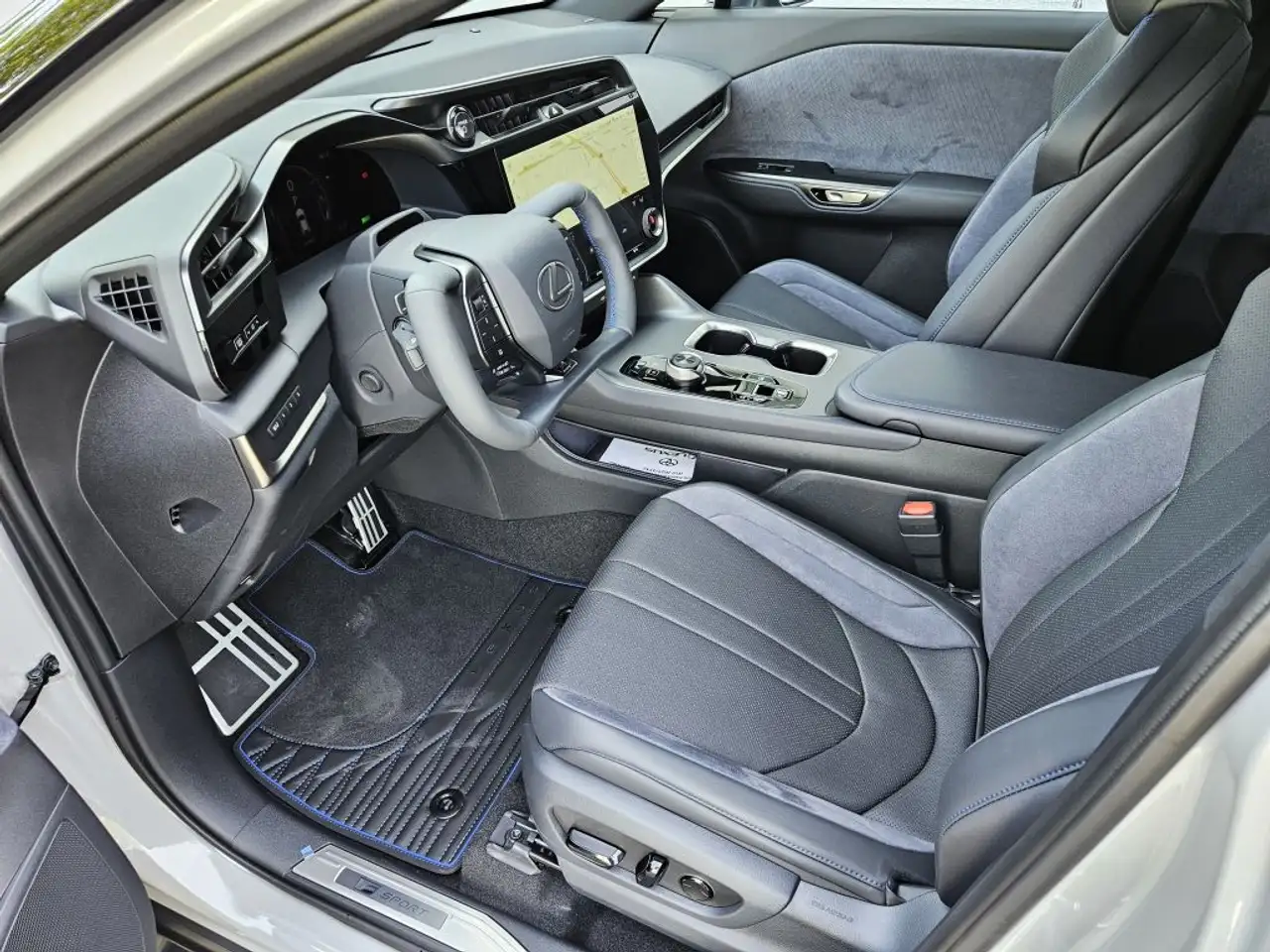 Lexus RZ 9