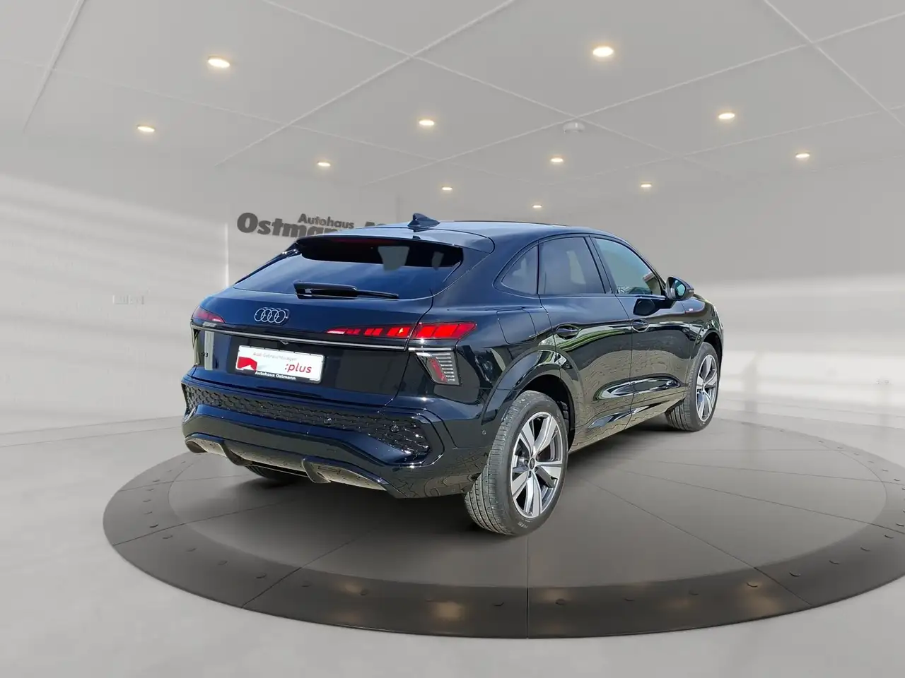Audi Q3 4