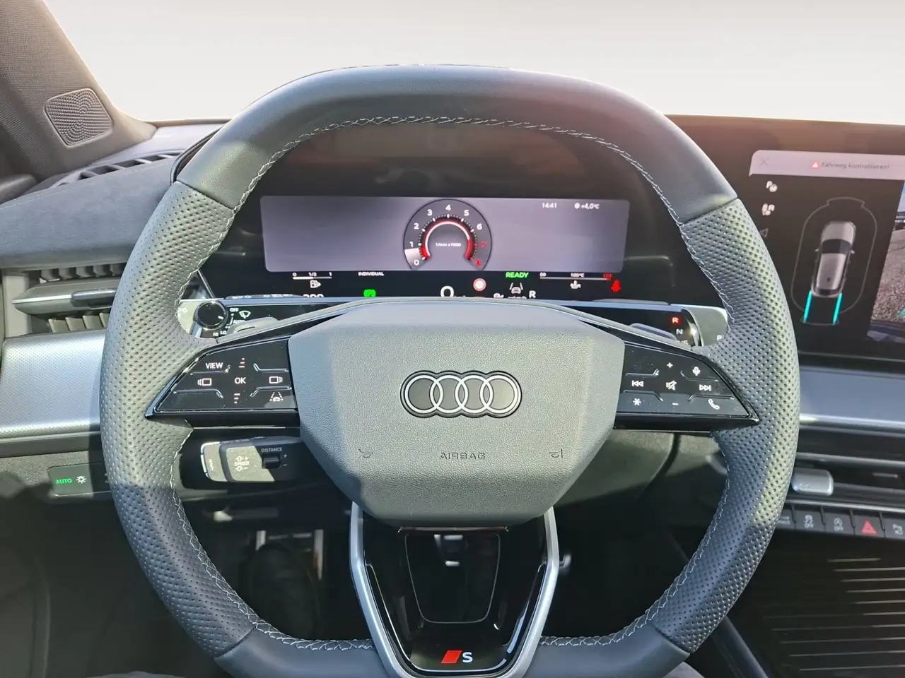 Audi Q3 11