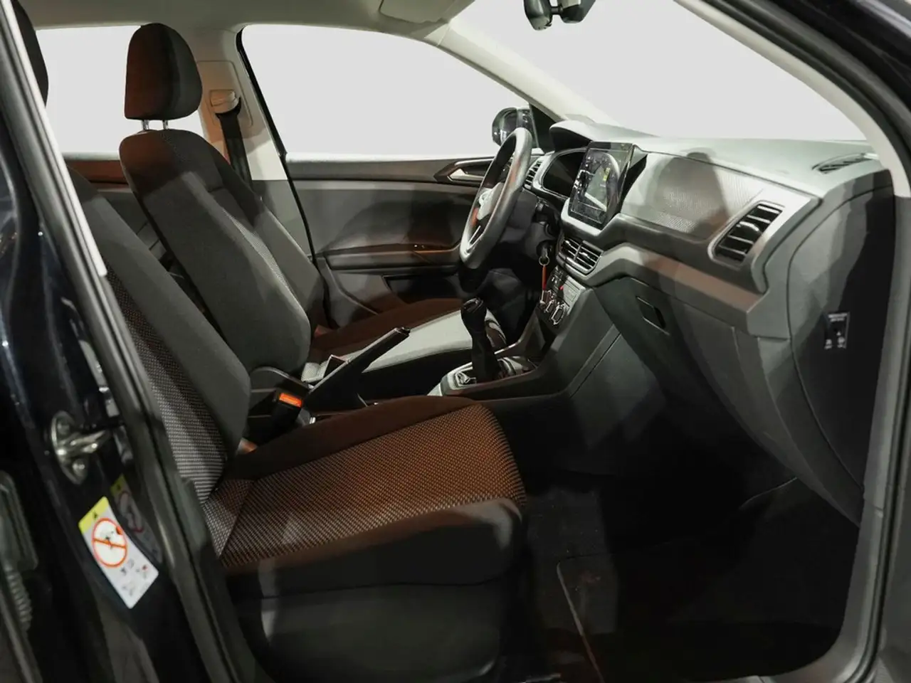 Volkswagen T-Cross 8
