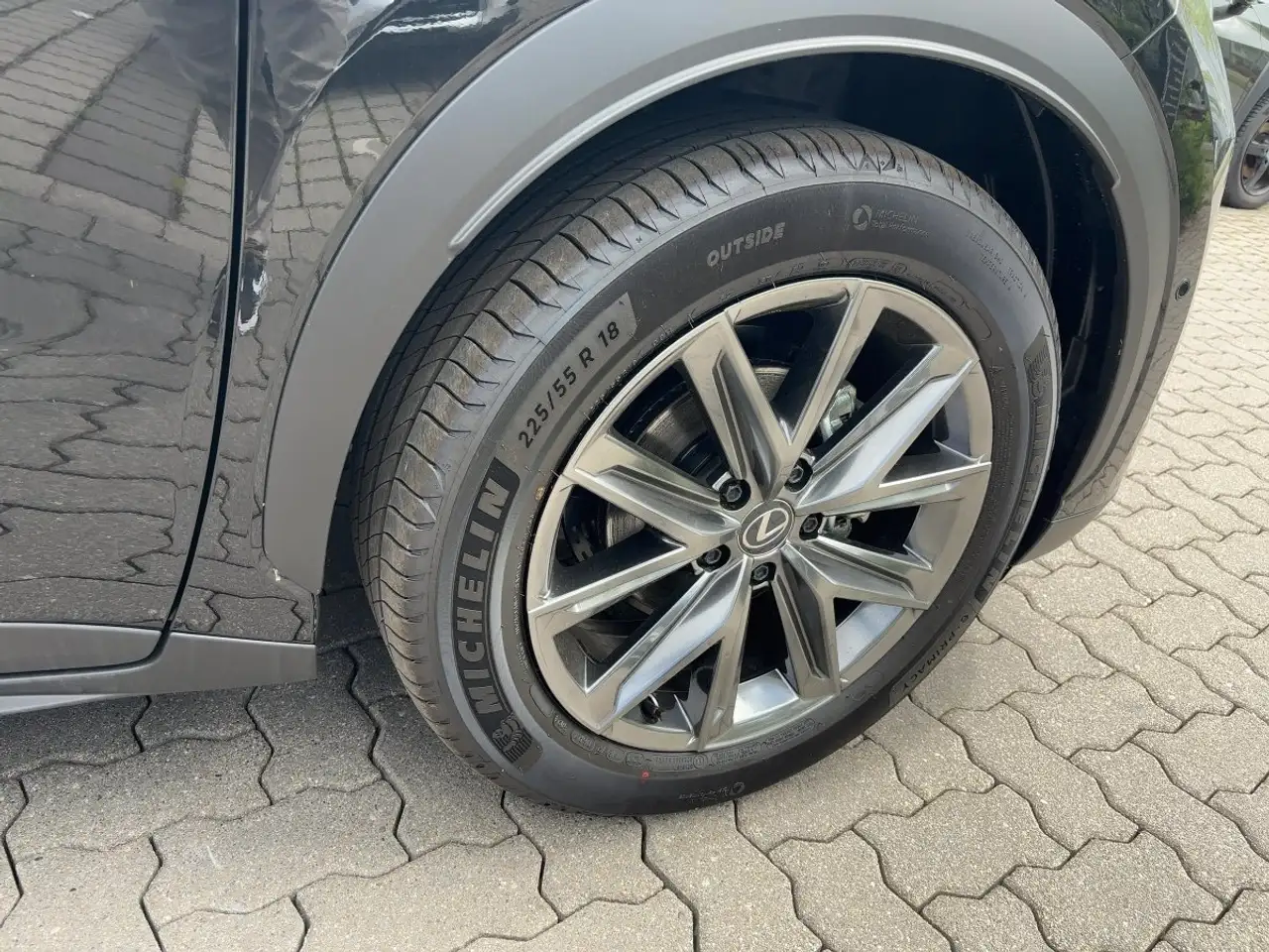 Lexus LBX 6