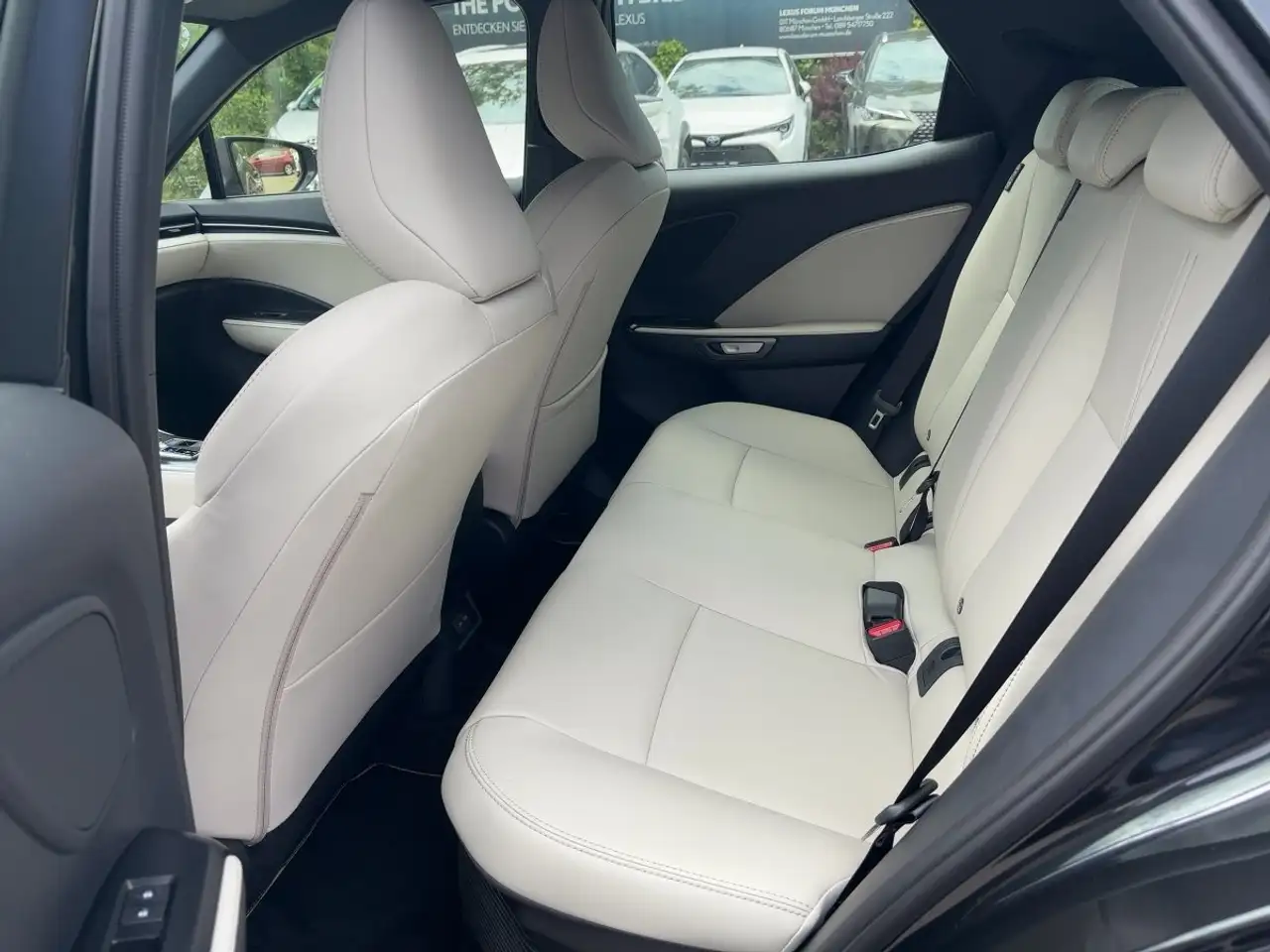 Lexus LBX 9