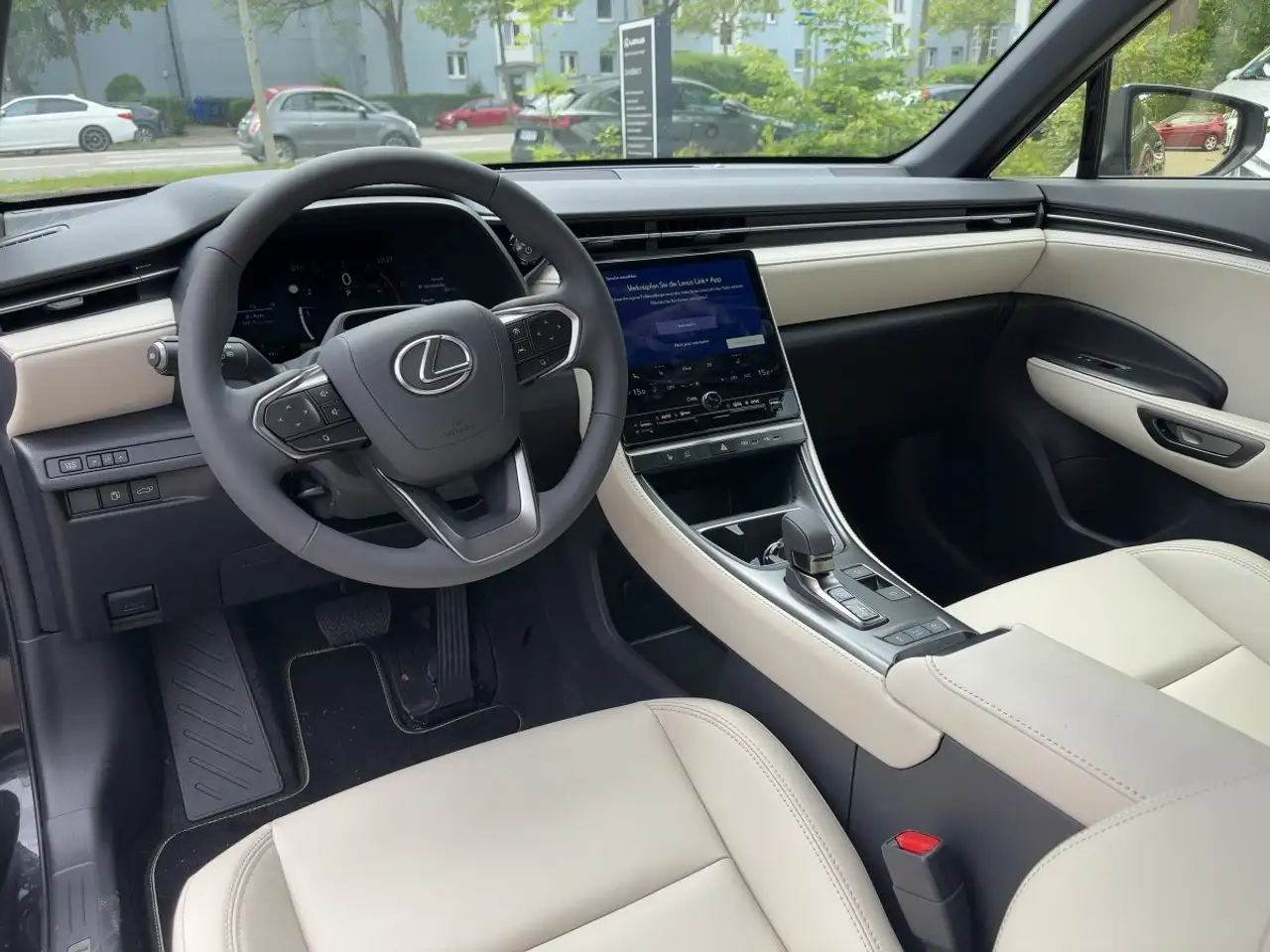 Lexus LBX 10