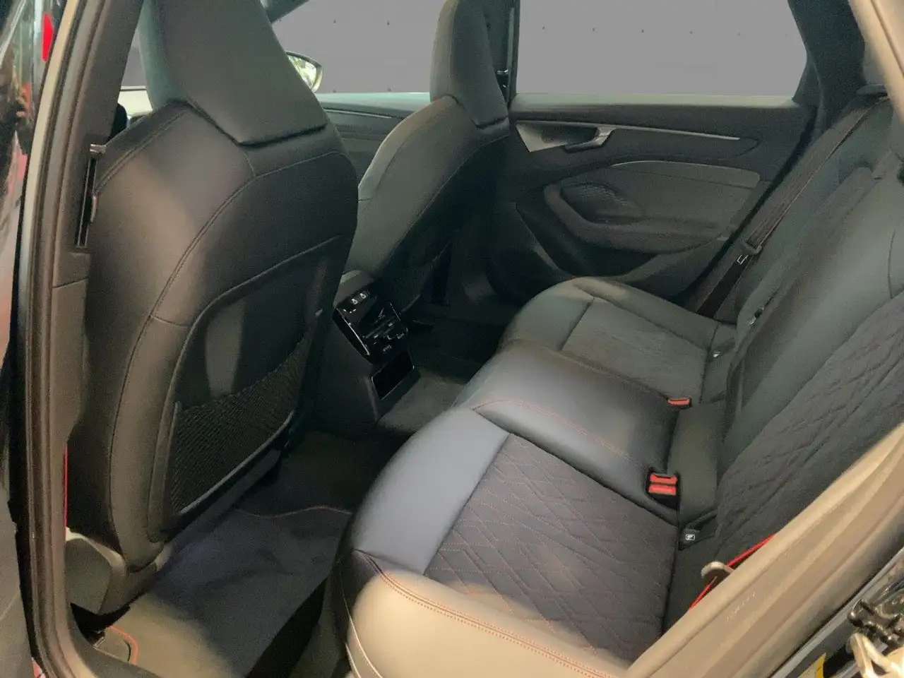 Audi A6 8