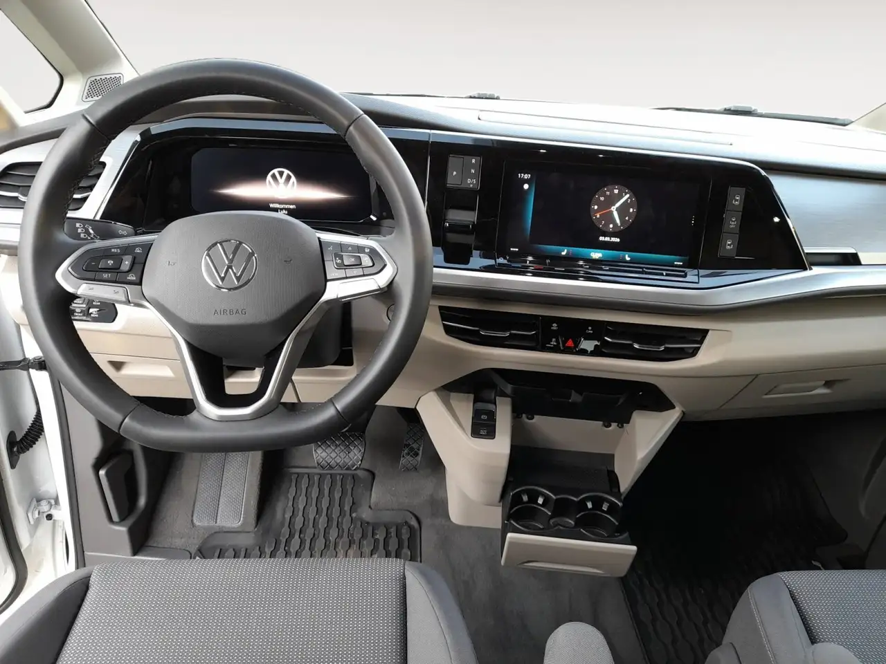 Volkswagen T7 Multivan 9