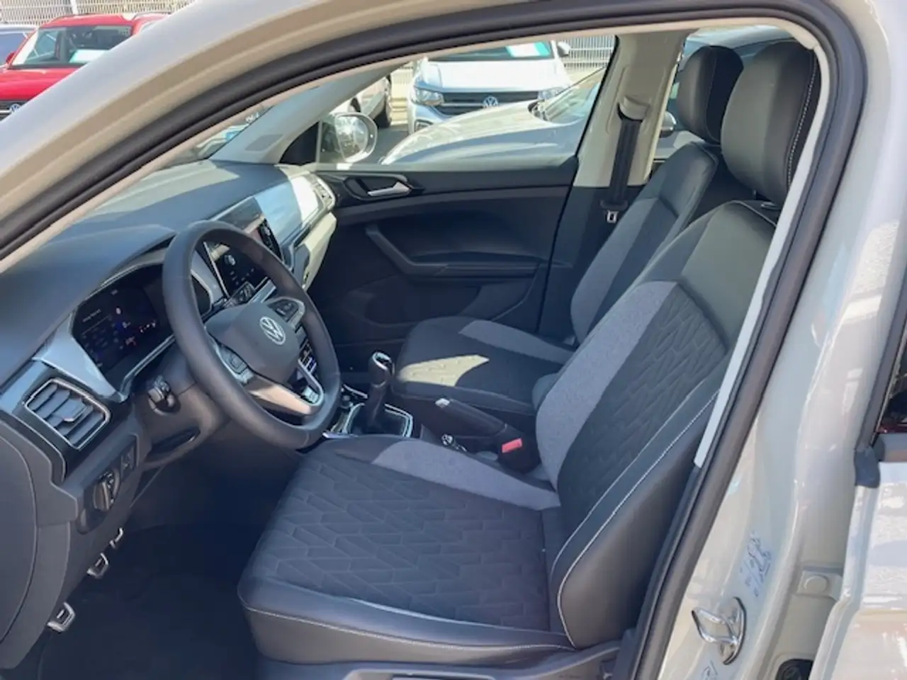 Volkswagen T-Cross 12