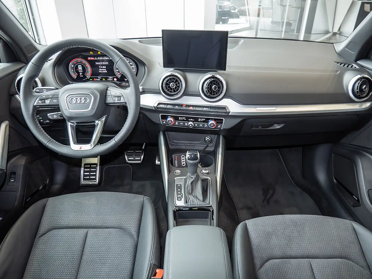Audi Q2 8