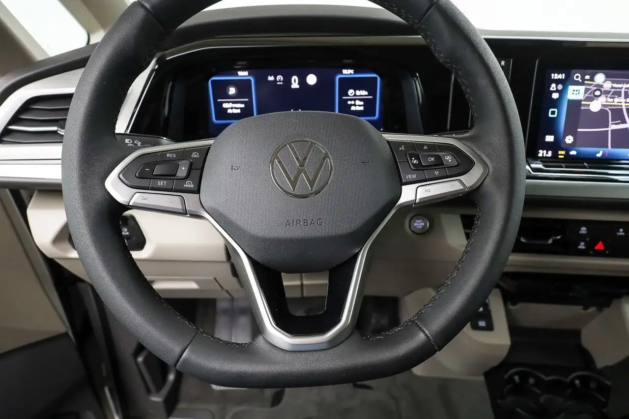 Volkswagen T7 Multivan 13