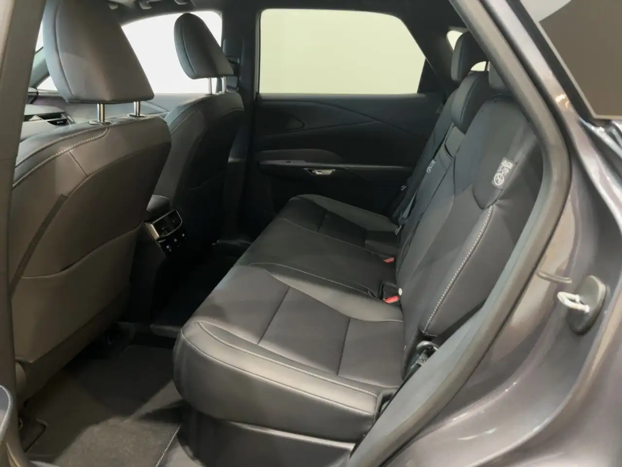 Lexus RX 9