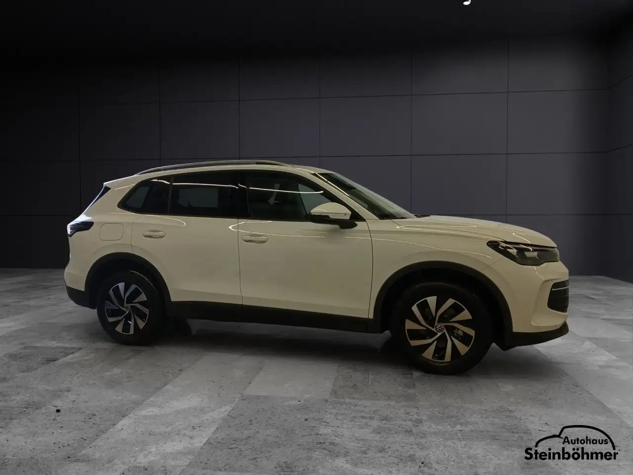 Volkswagen Tiguan 9