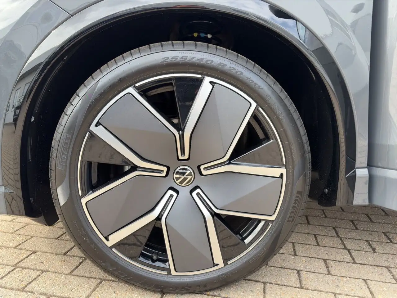 Volkswagen Tiguan 8
