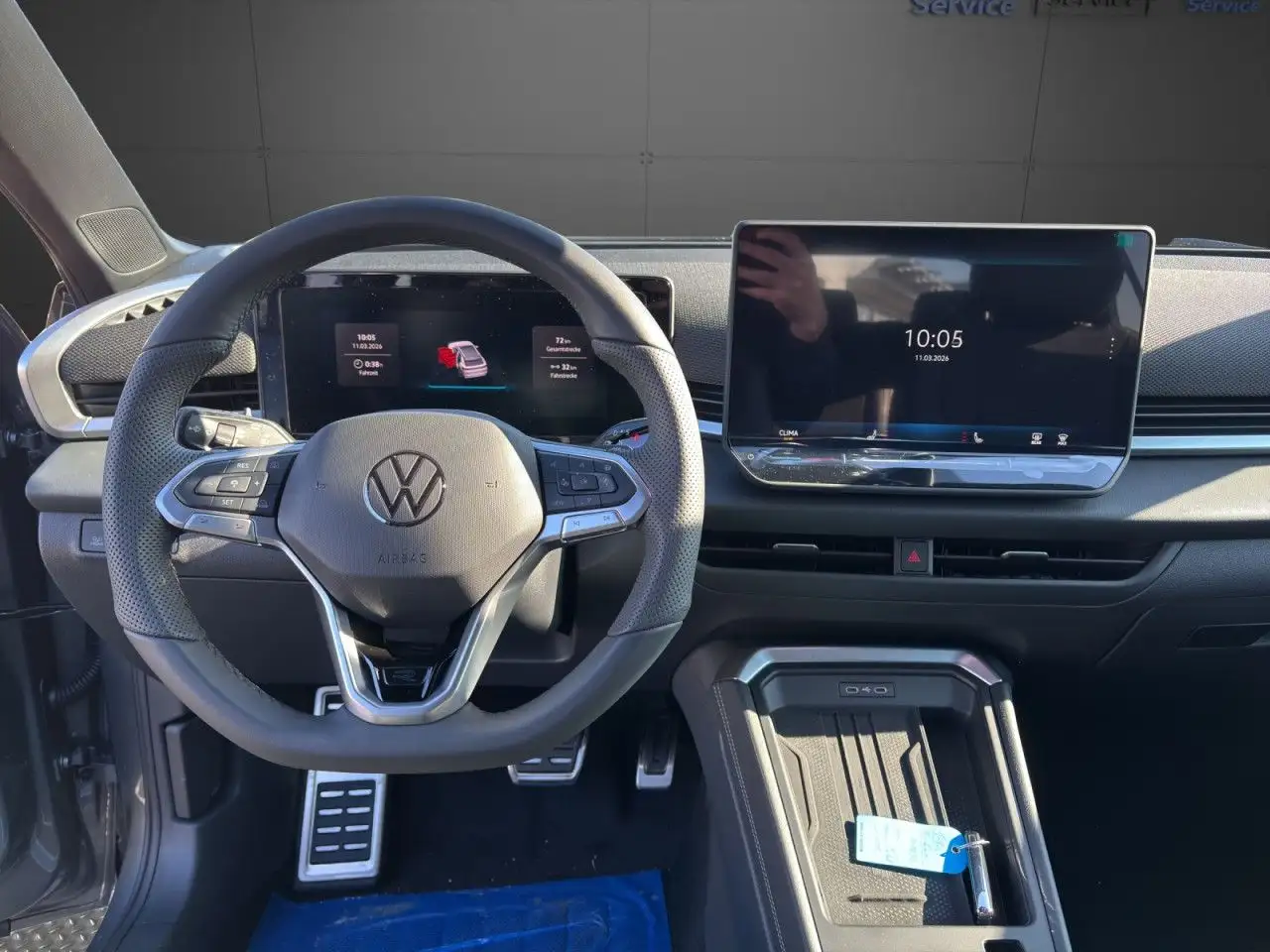 Volkswagen T-Roc 6