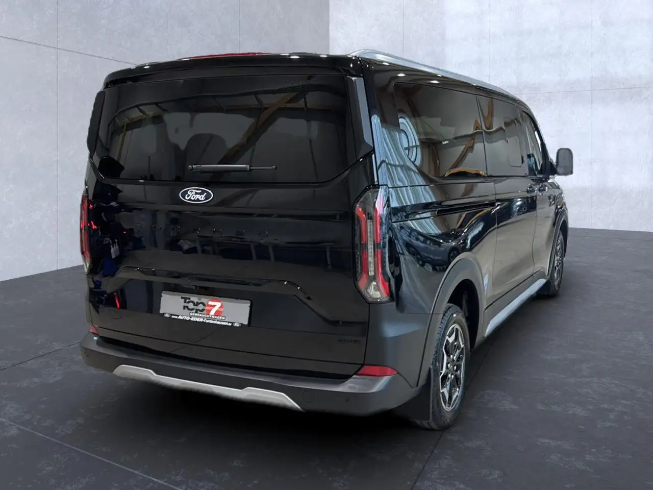 Ford Tourneo 4