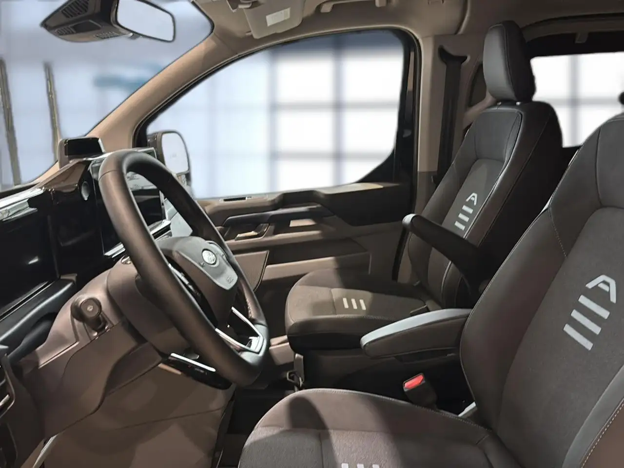 Ford Tourneo 8