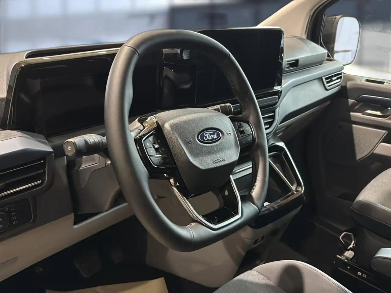 Ford Tourneo 9