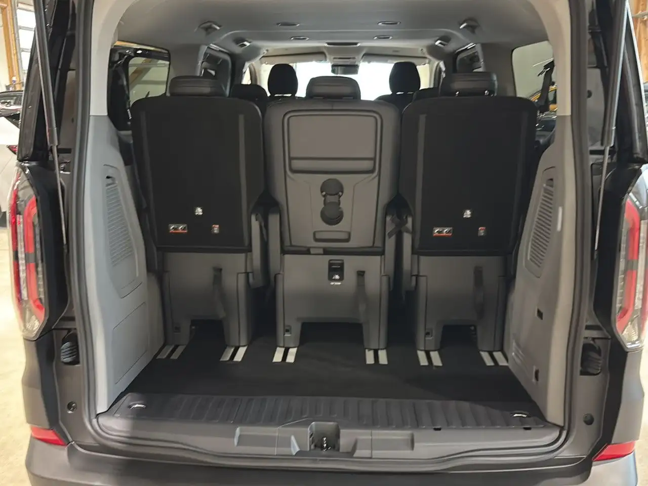 Ford Tourneo 16